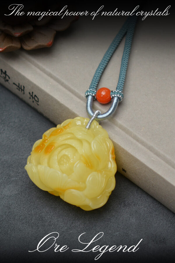 CASVIA Exquisite Peony Flower Beeswax Carving Necklace with South Red Agate Bead and High-end Necklace Cord - 图片 3