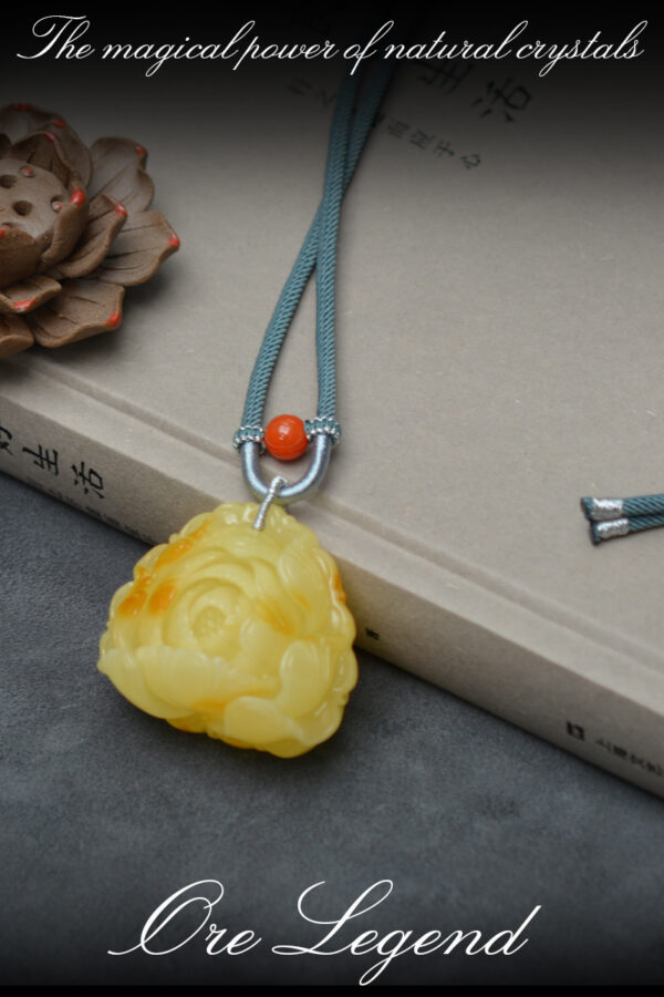 CASVIA Exquisite Peony Flower Beeswax Carving Necklace with South Red Agate Bead and High-end Necklace Cord - 图片 5