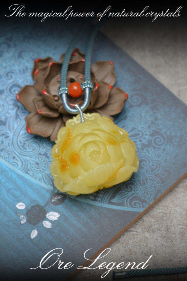 CASVIA Exquisite Peony Flower Beeswax Carving Necklace with South Red Agate Bead and High-end Necklace Cord - 图片 7