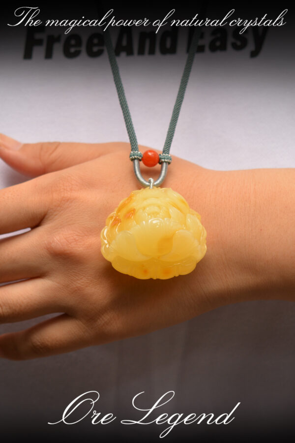 CASVIA Exquisite Peony Flower Beeswax Carving Necklace with South Red Agate Bead and High-end Necklace Cord - 图片 8