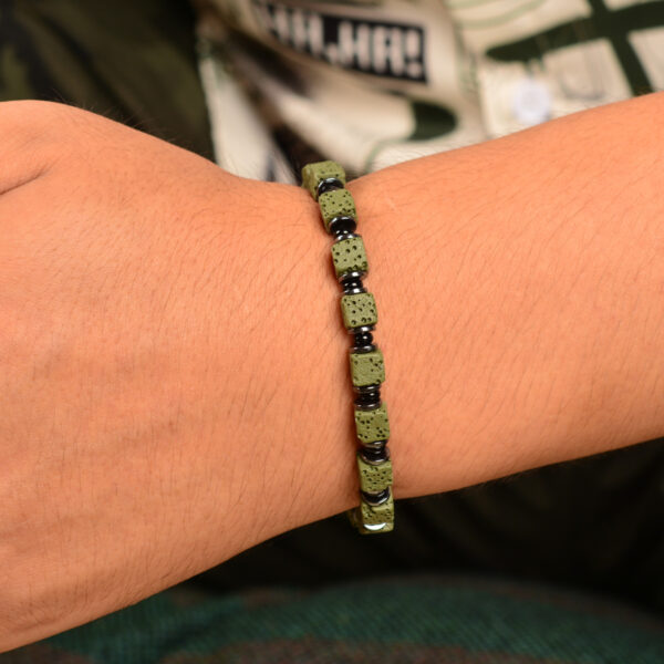 Casvia mens bracelet with military green volcanic stones hematite black agate and stainless steel chain A chakra best friend and protection bracelet Ideal for self and friends - 图片 4