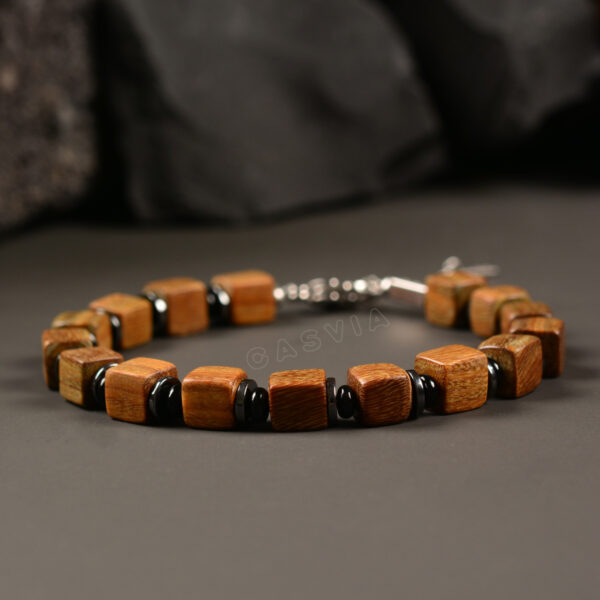 Casvia's original mens bracelet crafted with Verawood With black onyx and hematite spacers stainless steel adjustable chain natural fragrance and chakra elements Ideal for oneself or friends - 图片 4