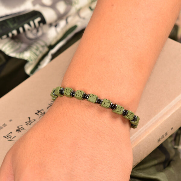 Casvia mens bracelet with military green volcanic stones hematite black agate and stainless steel chain A chakra best friend and protection bracelet Ideal for self and friends - 图片 8